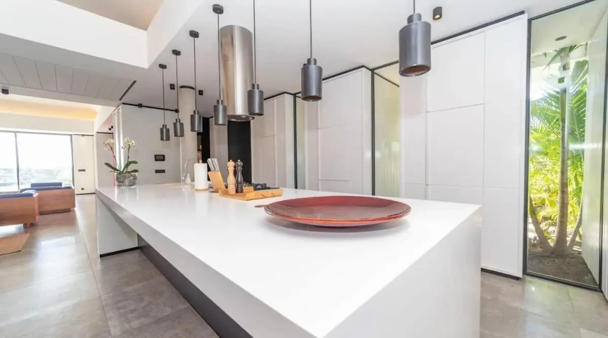 Luxurious Villa with Ocean Views in Pointe Milou