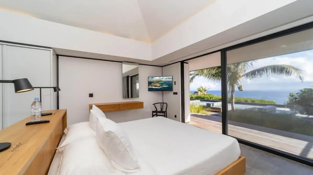 Luxurious Villa with Ocean Views in Pointe Milou