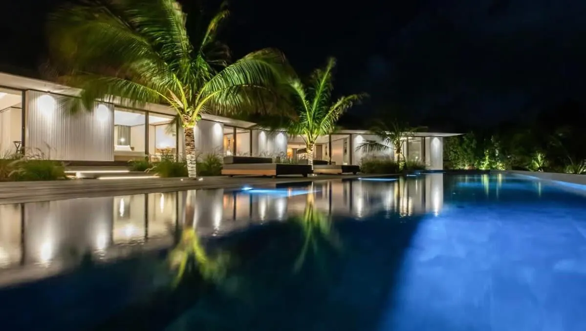 Luxurious Villa with Ocean Views in Pointe Milou سانت بارتيليمي