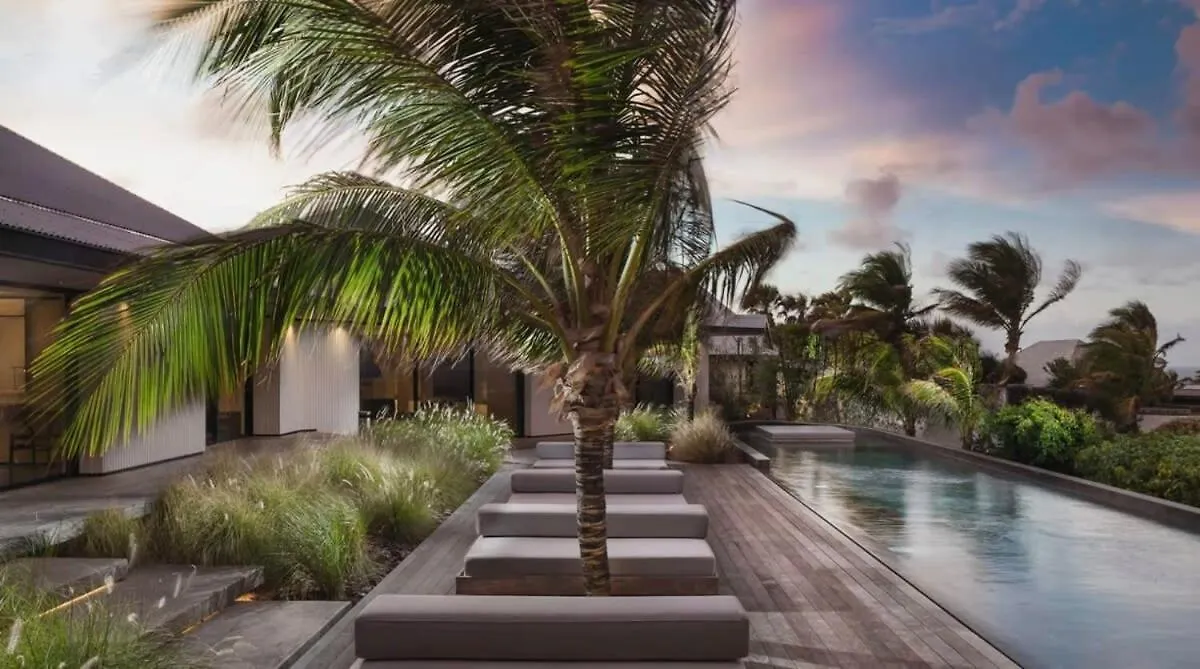 Luxurious Villa with Ocean Views in Pointe Milou